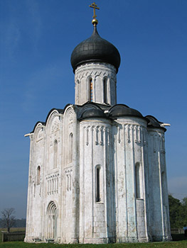 Église de l'Intercession-de-la-Vierge sur la Nerl, non loin de la ville de Vladimir. Église de l'Intercession-de-la-Vierge sur la Nerl, non loin de la ville de Vladimir.